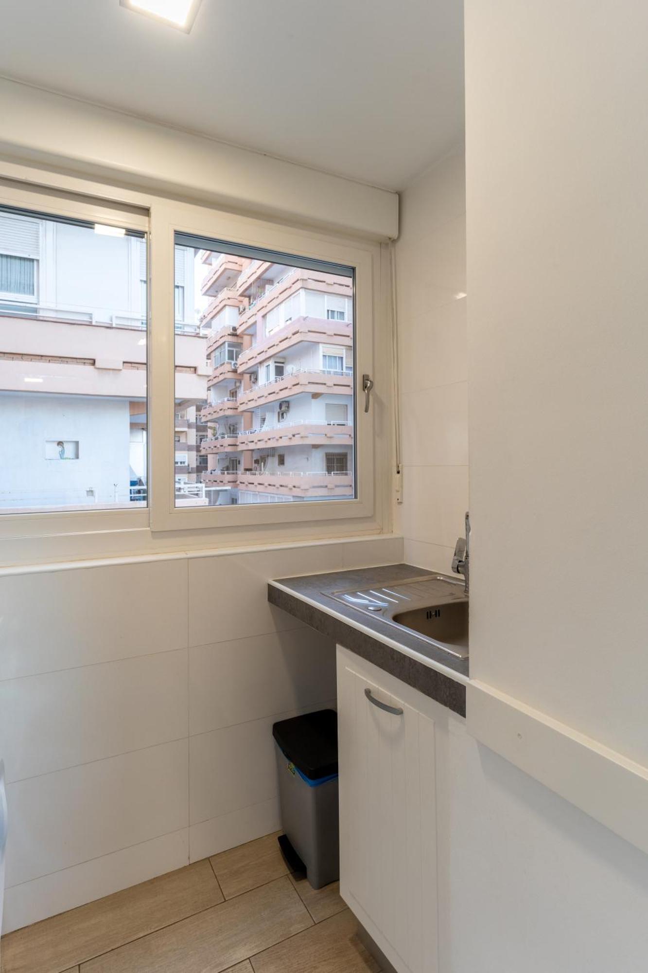 Apartamento Torre Cervantes, moderno, luminoso, a 5 min de la Playa Almería Exterior foto